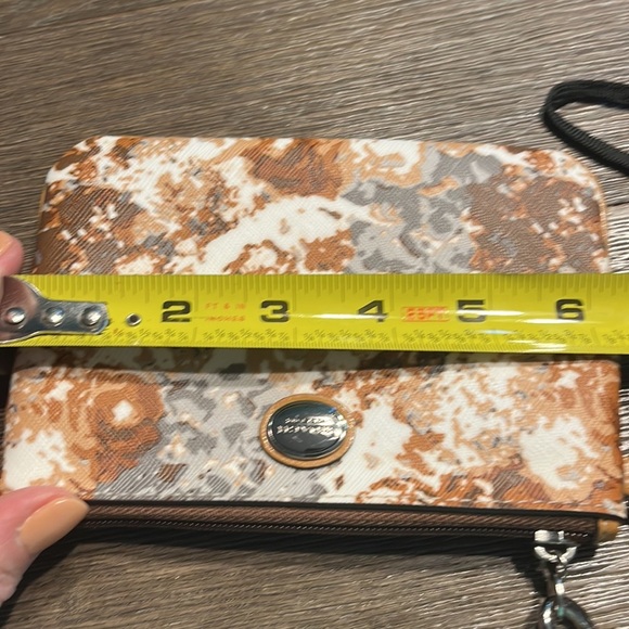 Cute! Coach Wristlet - Picture 12 of 12